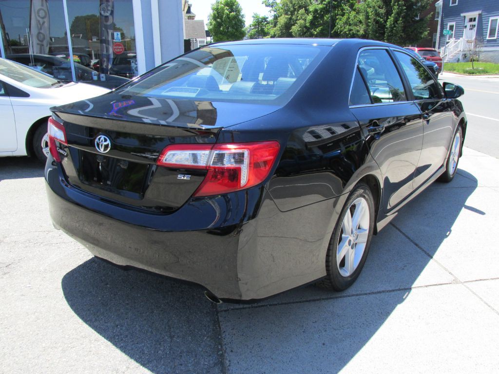 2014 Toyota Camry Image 6