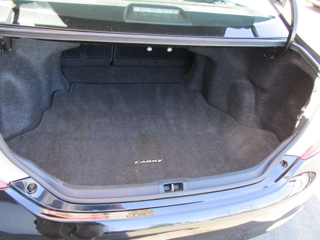 2014 Toyota Camry Image 8