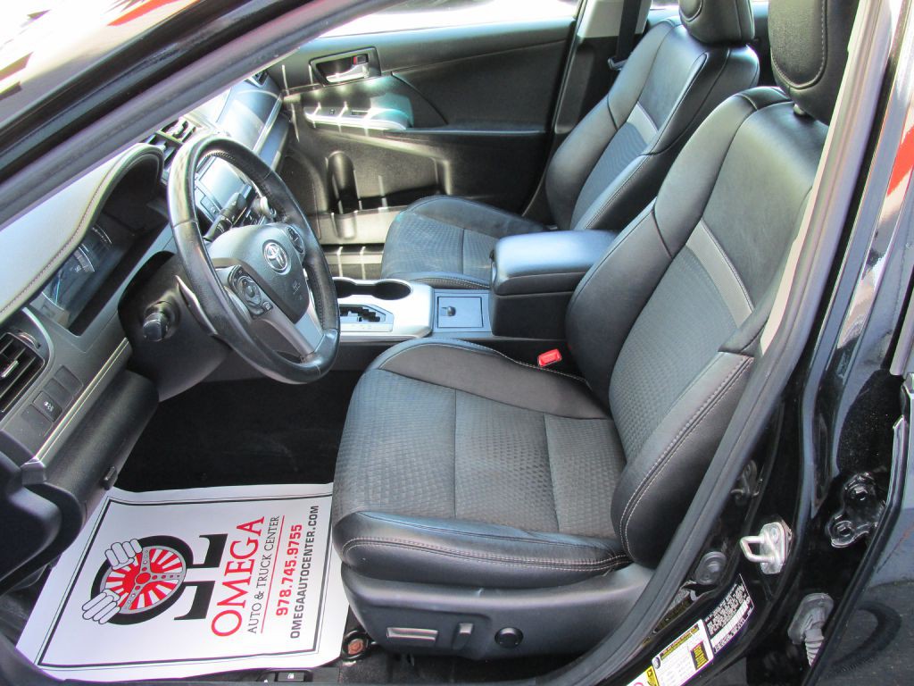 2014 Toyota Camry Image 10