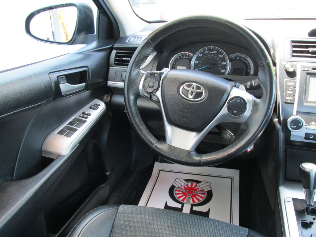 2014 Toyota Camry Image 12