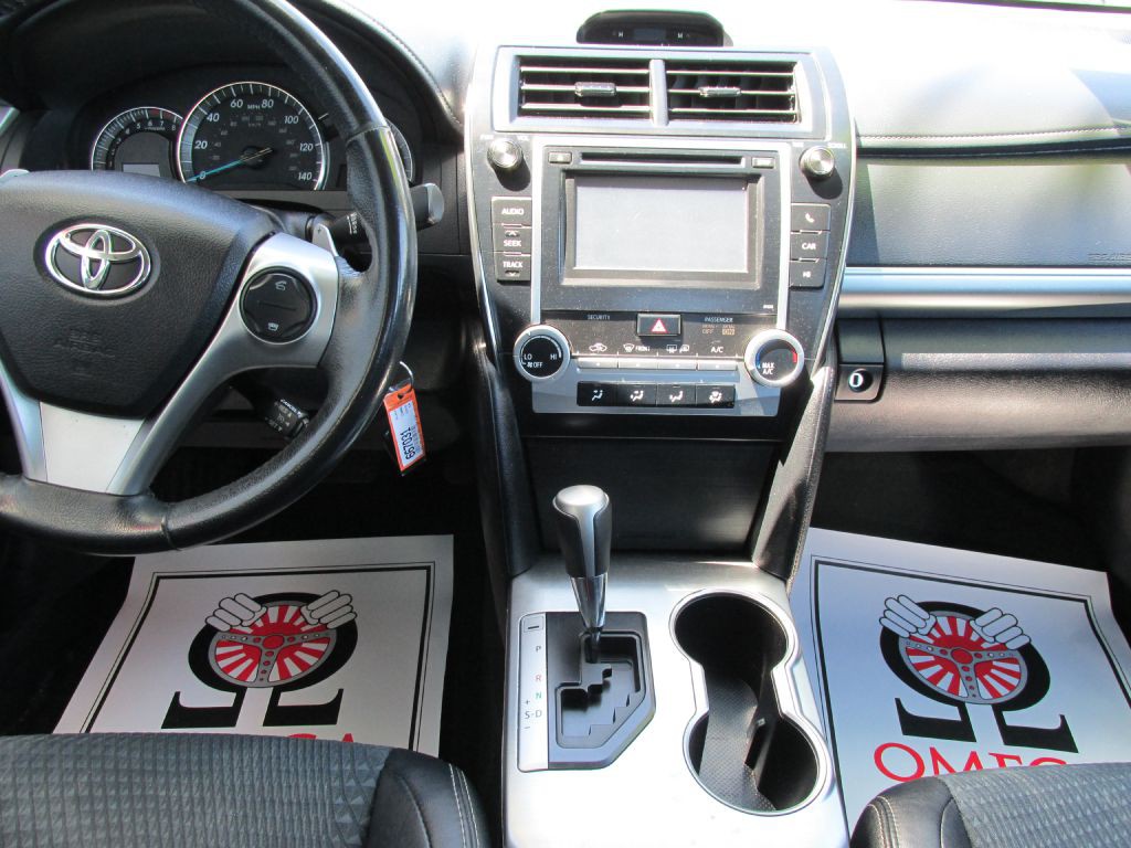 2014 Toyota Camry Image 13