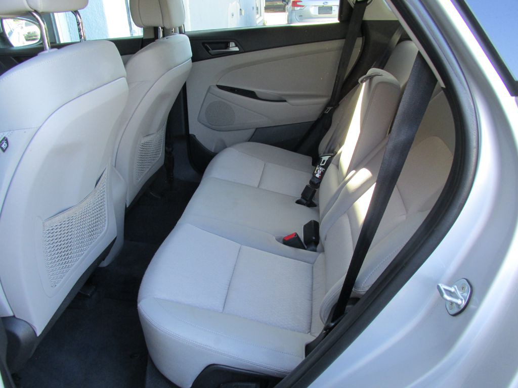 2017 Hyundai Tucson Image 11