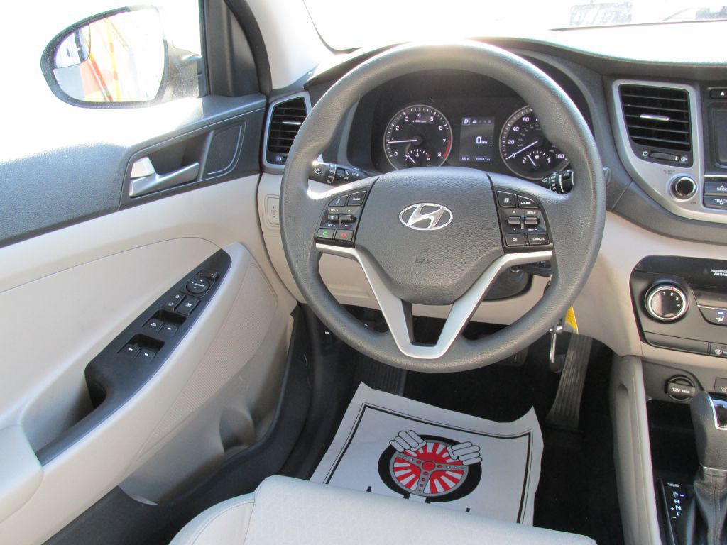 2017 Hyundai Tucson Image 12