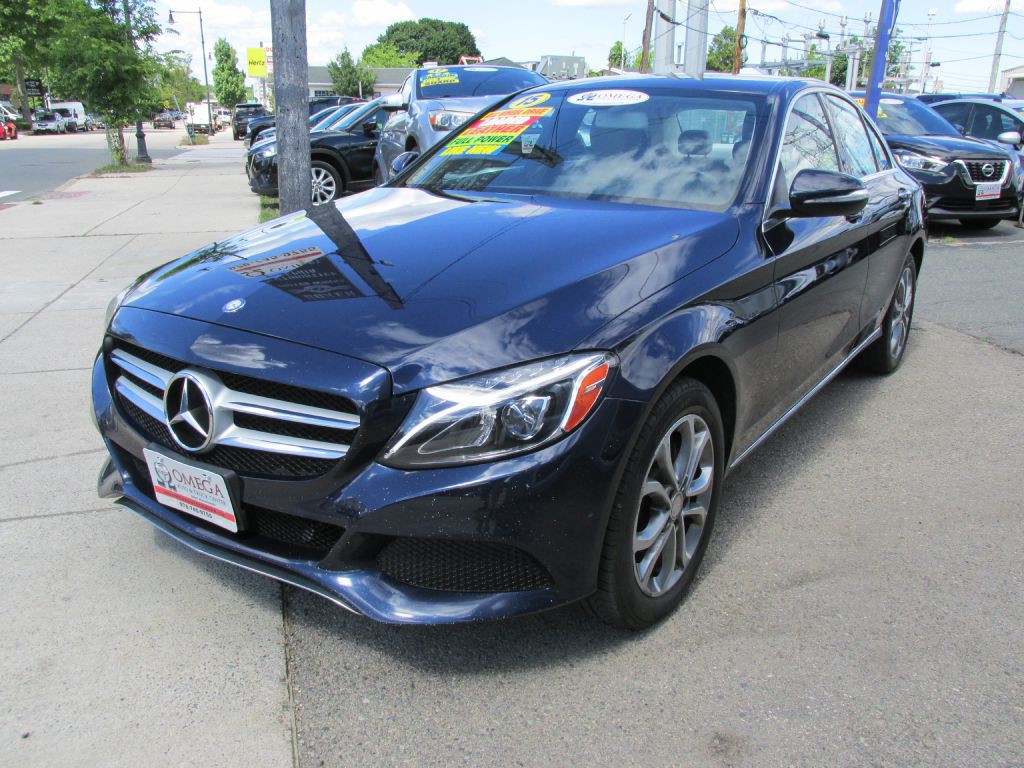 2015 Mercedes-Benz C-Class Image 3