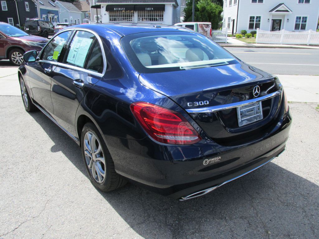 2015 Mercedes-Benz C-Class Image 4