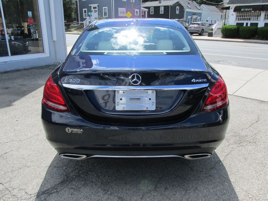 2015 Mercedes-Benz C-Class Image 5