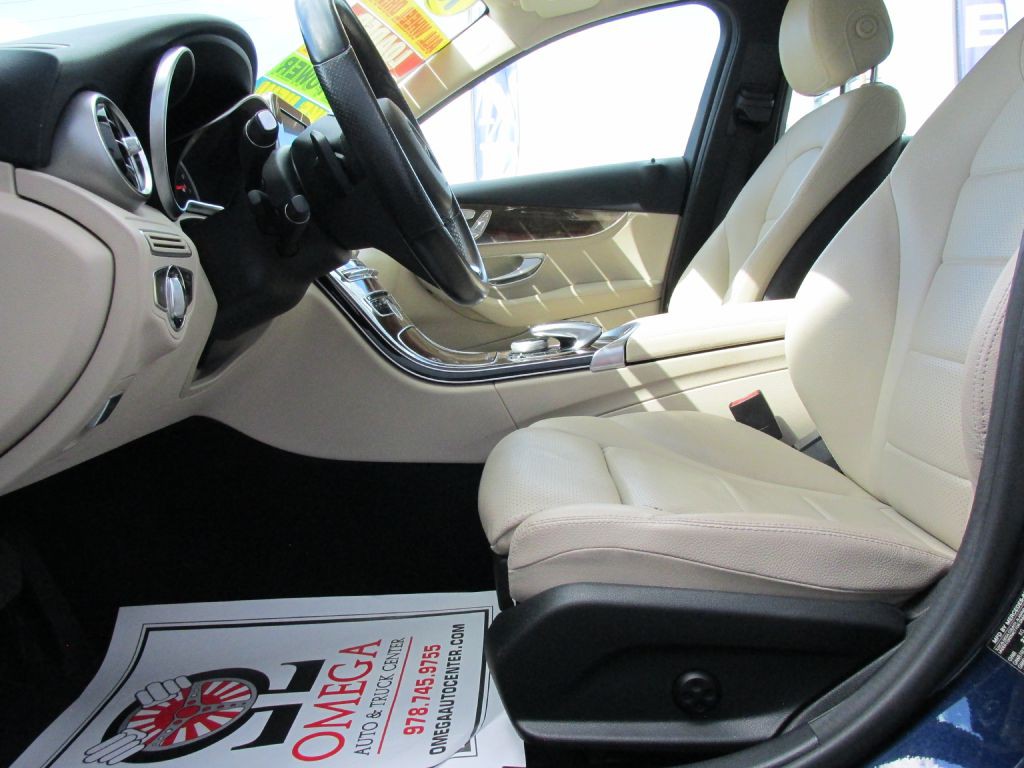 2015 Mercedes-Benz C-Class Image 10