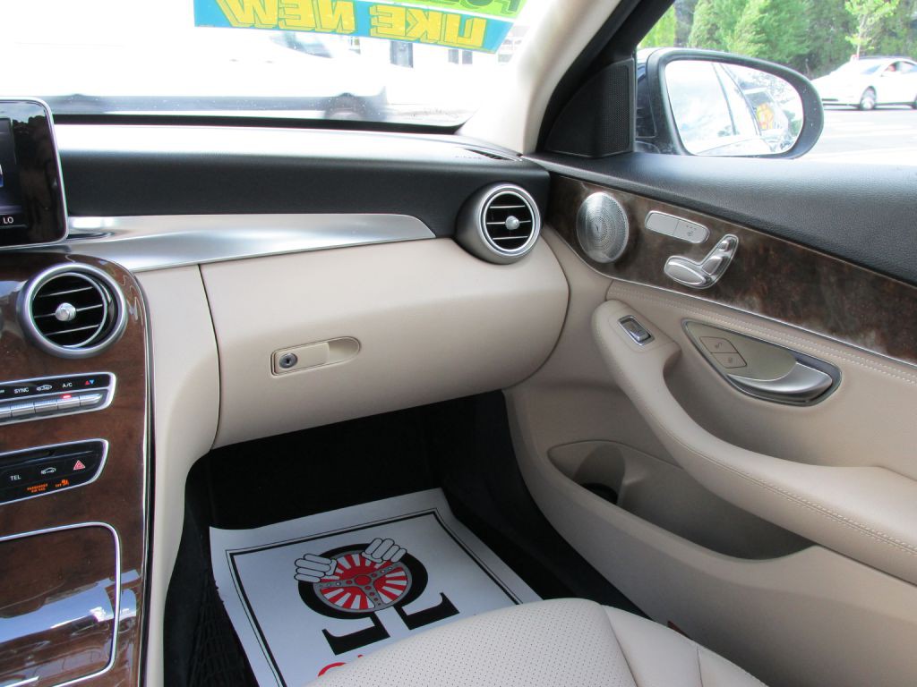 2015 Mercedes-Benz C-Class Image 14