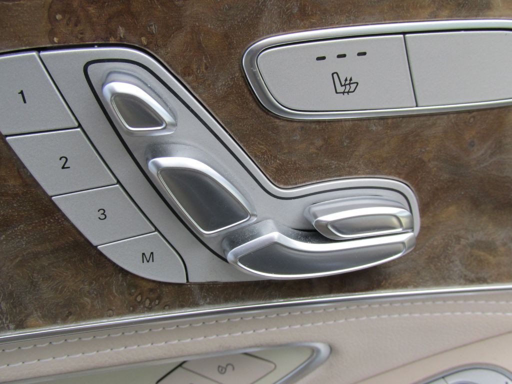 2015 Mercedes-Benz C-Class Image 16