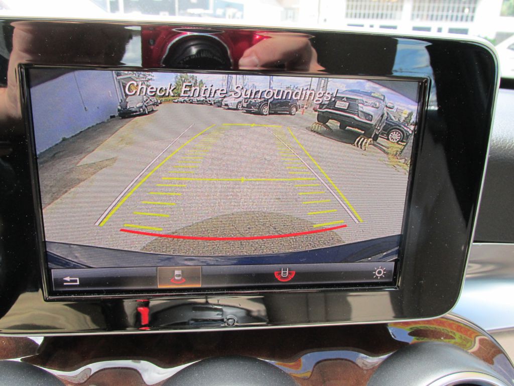 2015 Mercedes-Benz C-Class Image 17