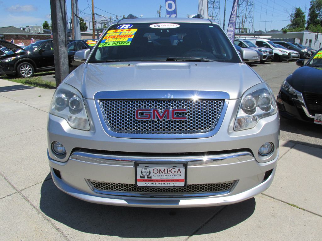 2012 GMC Acadia Image 2