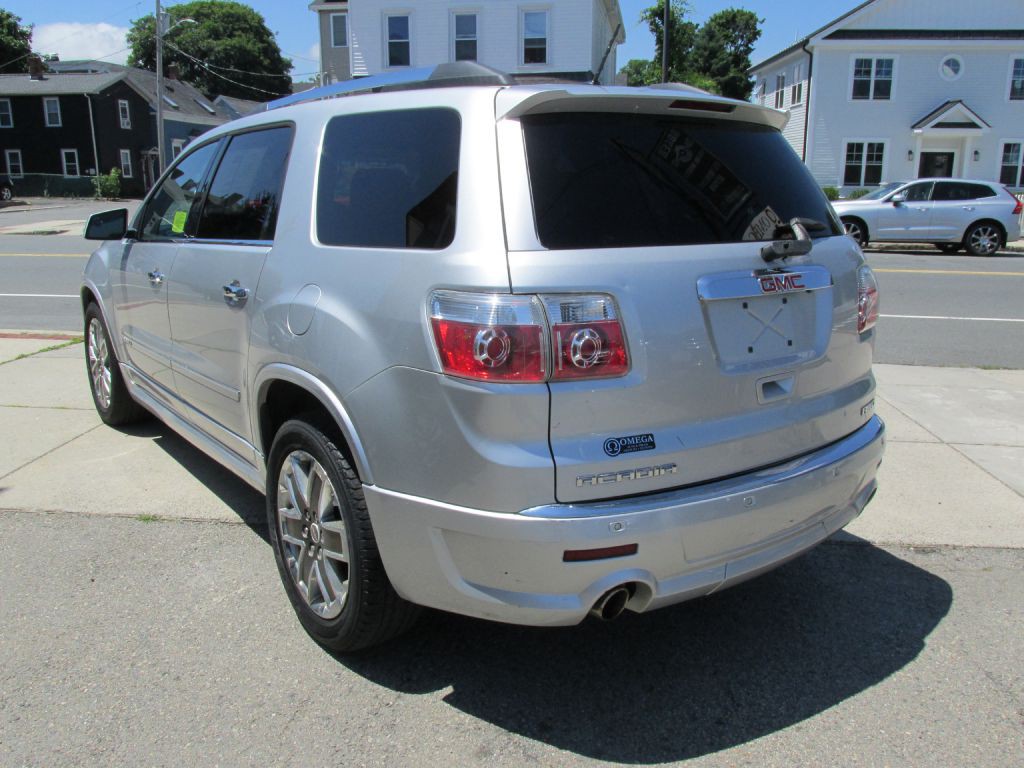 2012 GMC Acadia Image 4