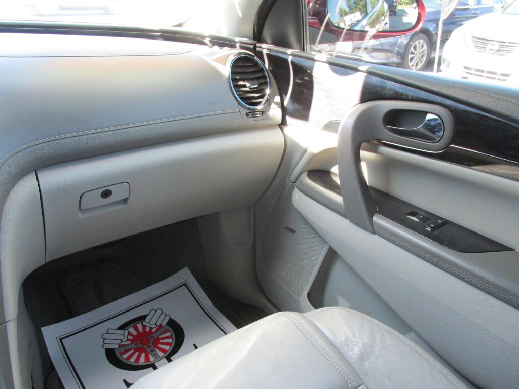 2016 Buick Enclave Image 15