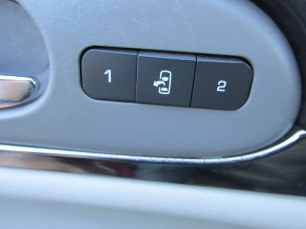 2016 Buick Enclave Image 16