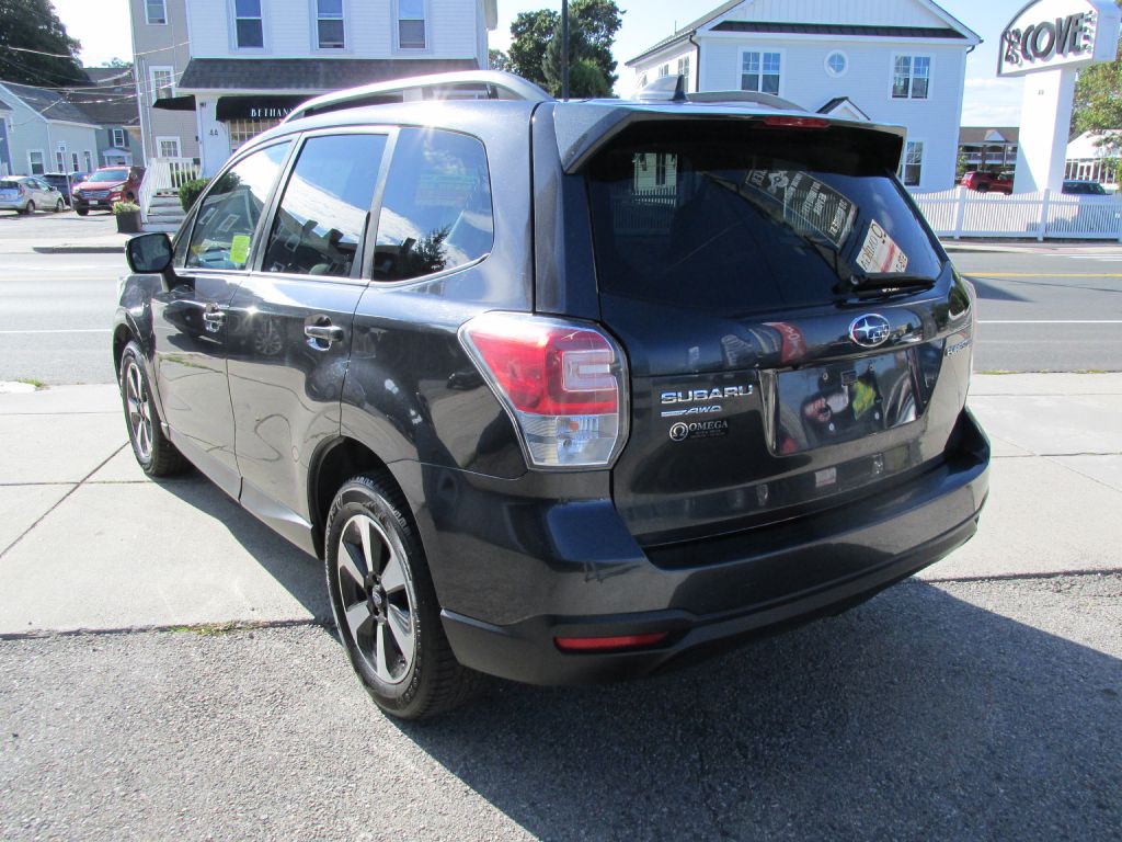 2018 Subaru Forester Image 4