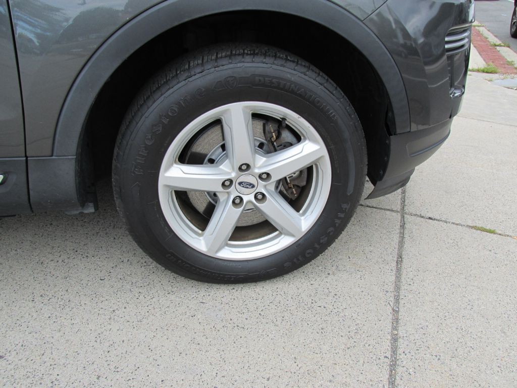 2019 Ford Explorer Image 9