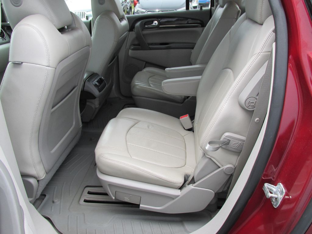 2015 Buick Enclave Image 11