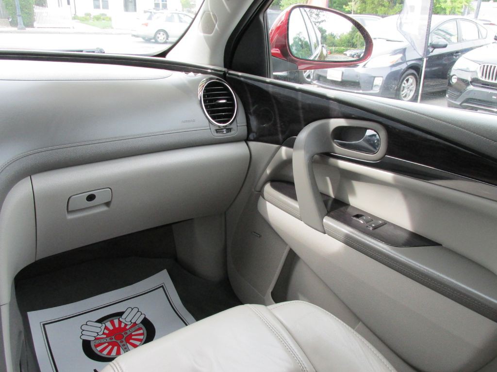 2015 Buick Enclave Image 15