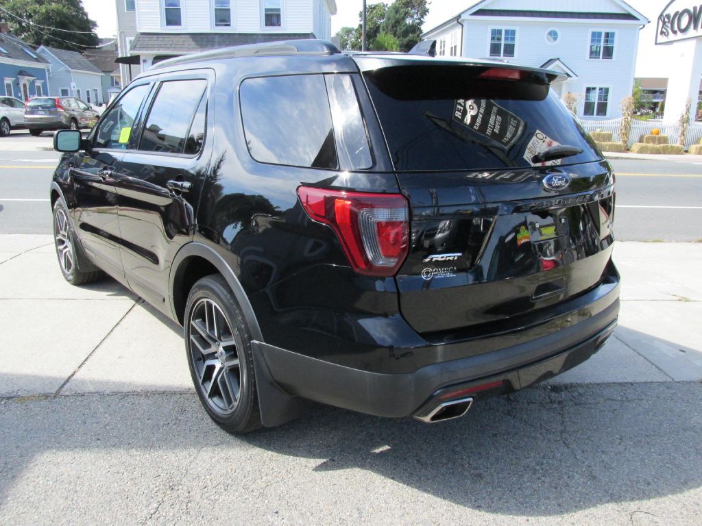 2017 Ford Explorer Image 4