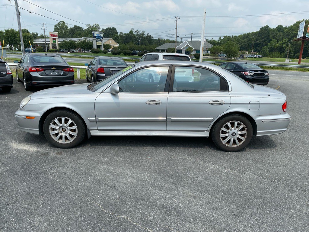 2004 Hyundai Sonata Image 3