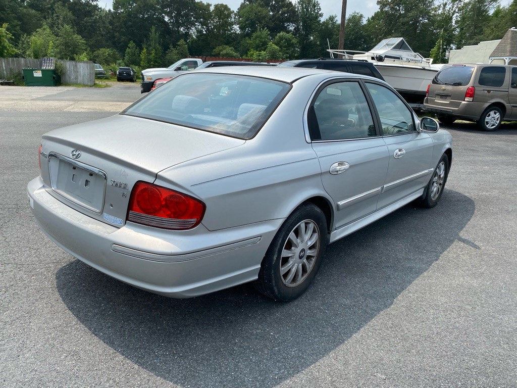 2004 Hyundai Sonata Image 6