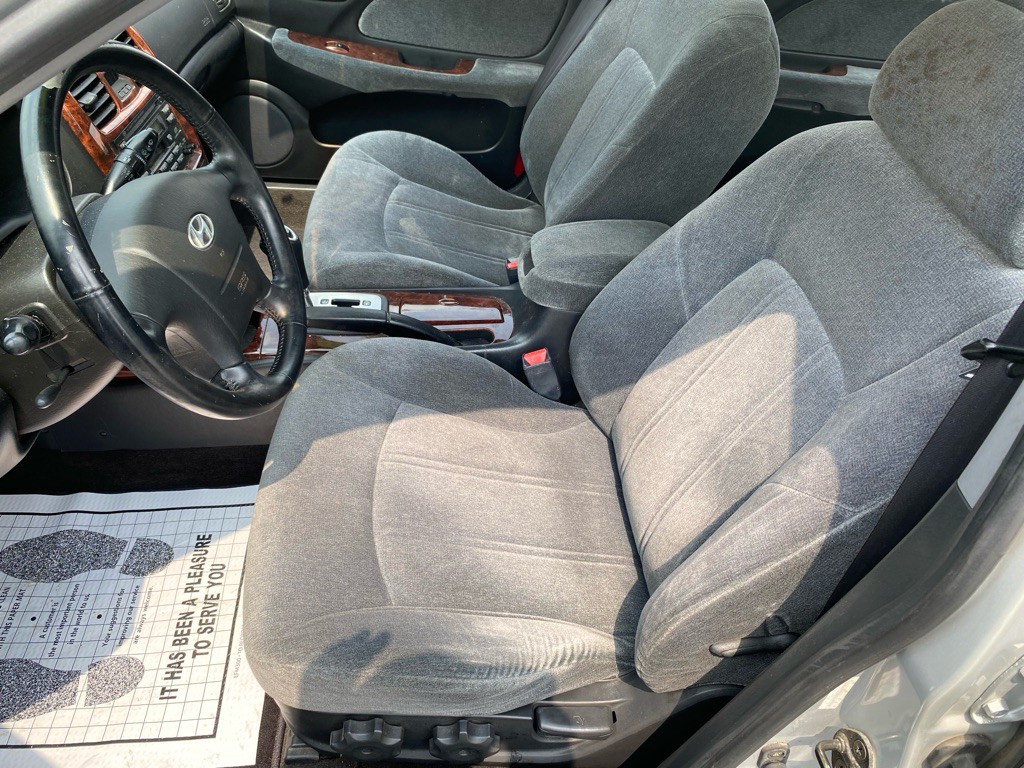 2004 Hyundai Sonata Image 9