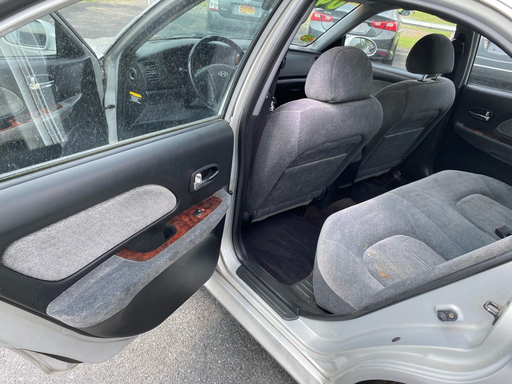2004 Hyundai Sonata Image 14