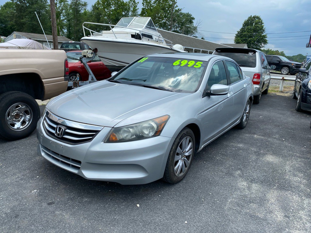 2011 Honda Accord Image 2