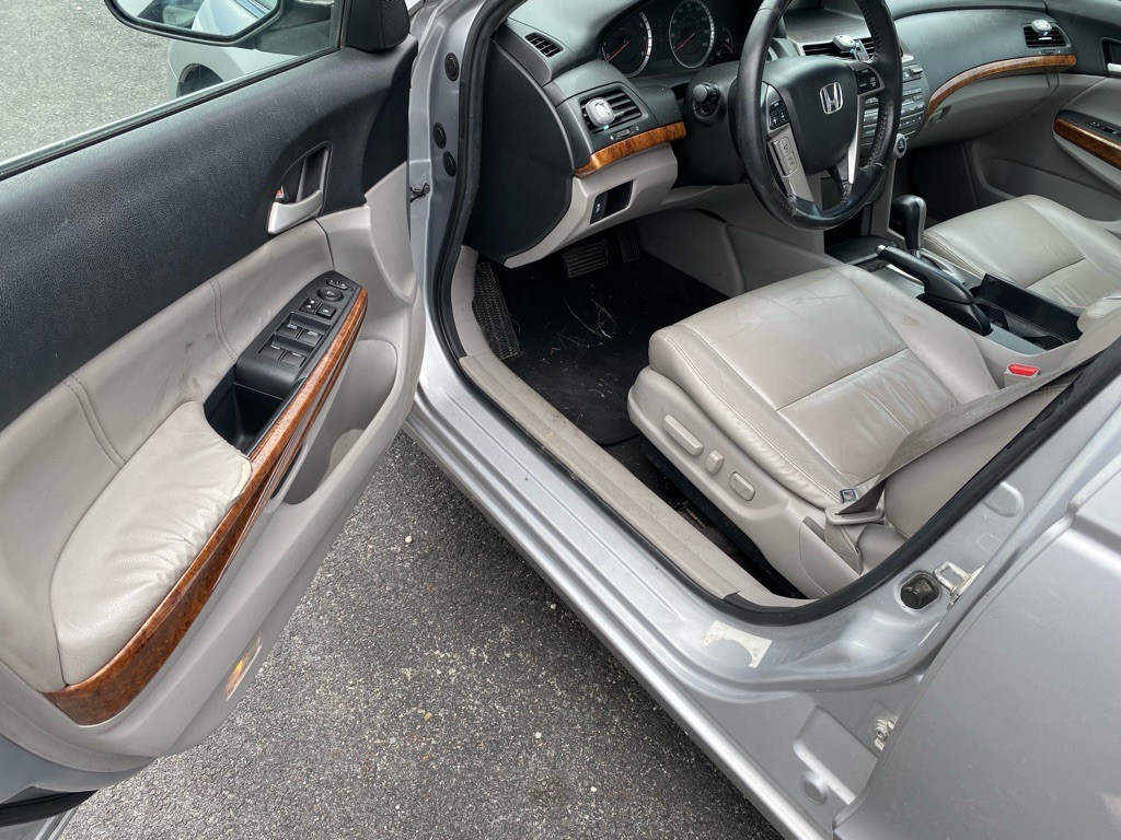 2011 Honda Accord Image 8