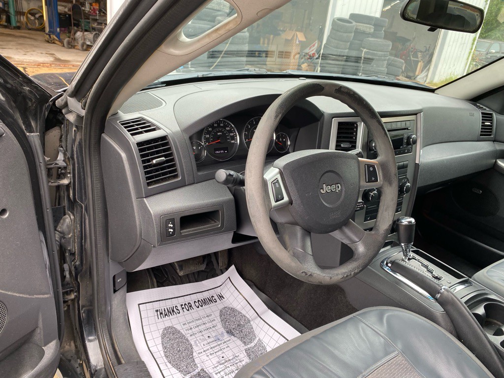2010 Jeep Grand Cherokee Image 10