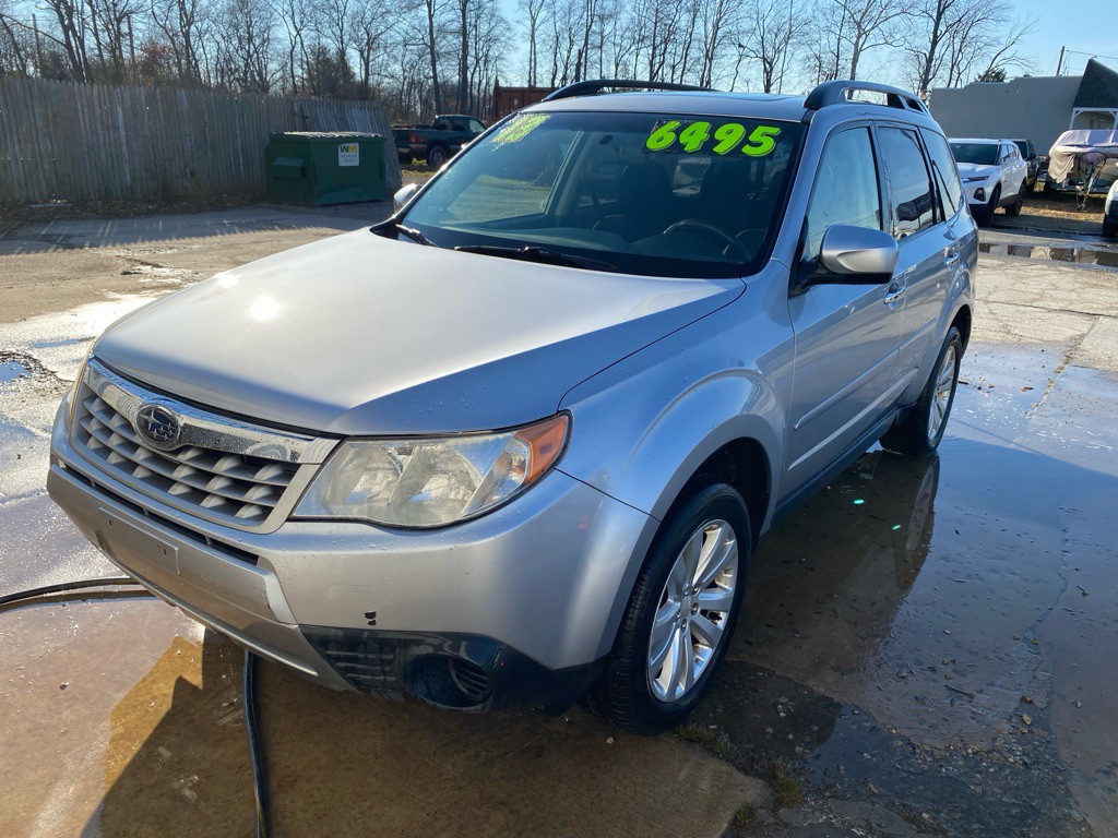 2013 Subaru Forester Image 1