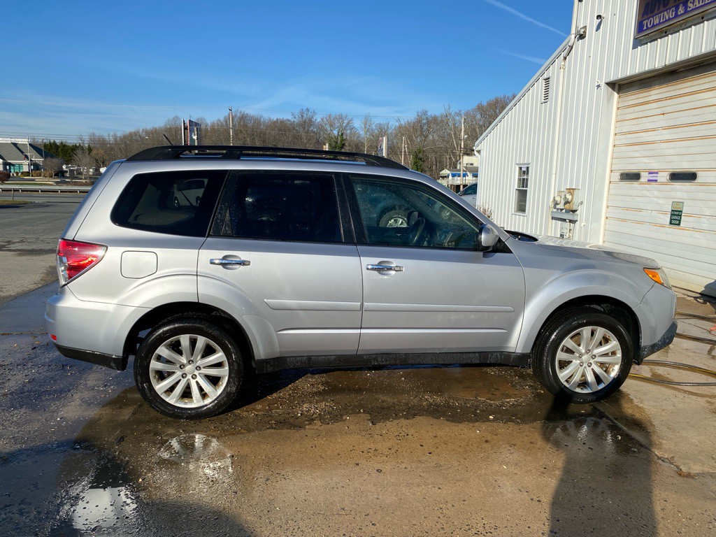 2013 Subaru Forester Image 6