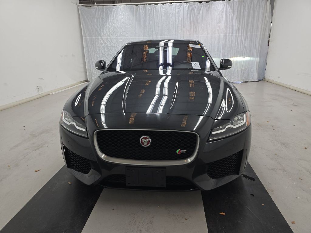 2018 Jaguar XF Image 2