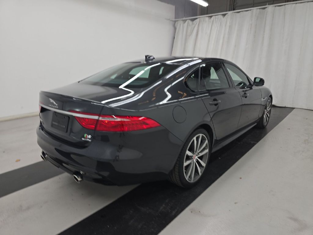 2018 Jaguar XF Image 4