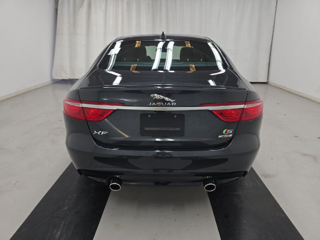 2018 Jaguar XF Image 5