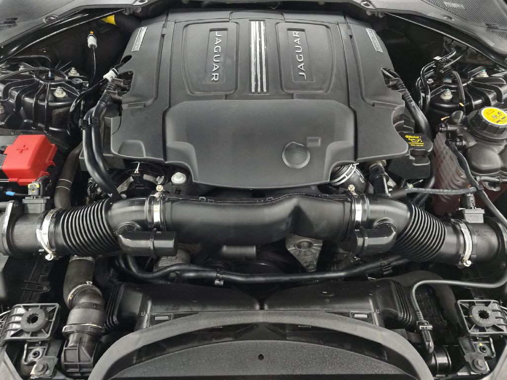 2018 Jaguar XF Image 15