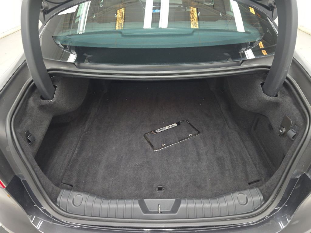 2018 Jaguar XF Image 16