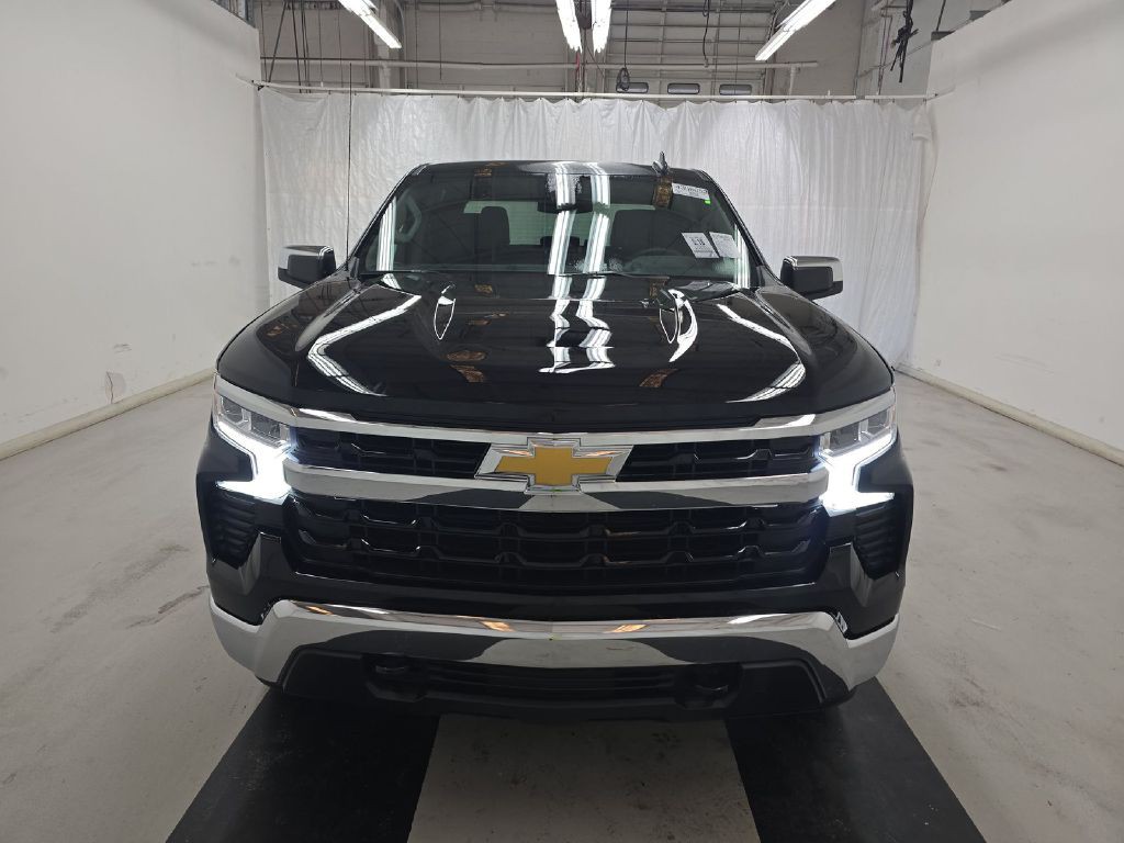 2026 Chevrolet Silverado 1500 Image 2