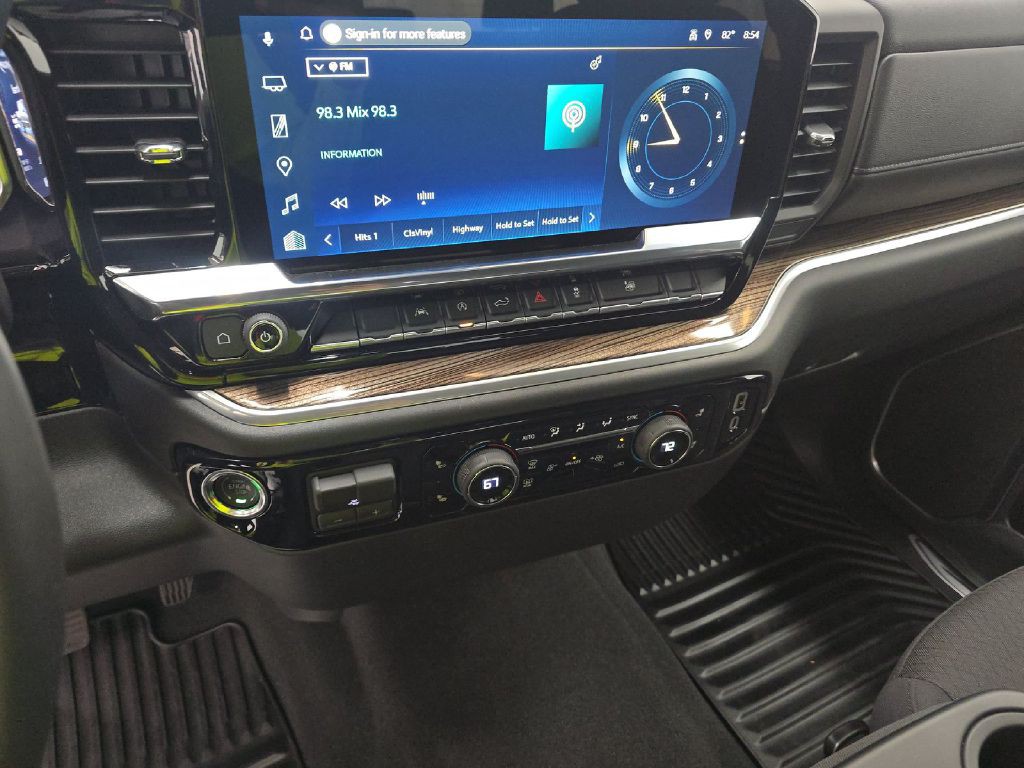 2026 Chevrolet Silverado 1500 Image 11