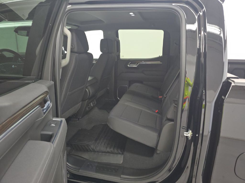 2026 Chevrolet Silverado 1500 Image 13