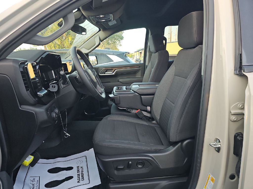 2026 Chevrolet Silverado 1500 Image 7