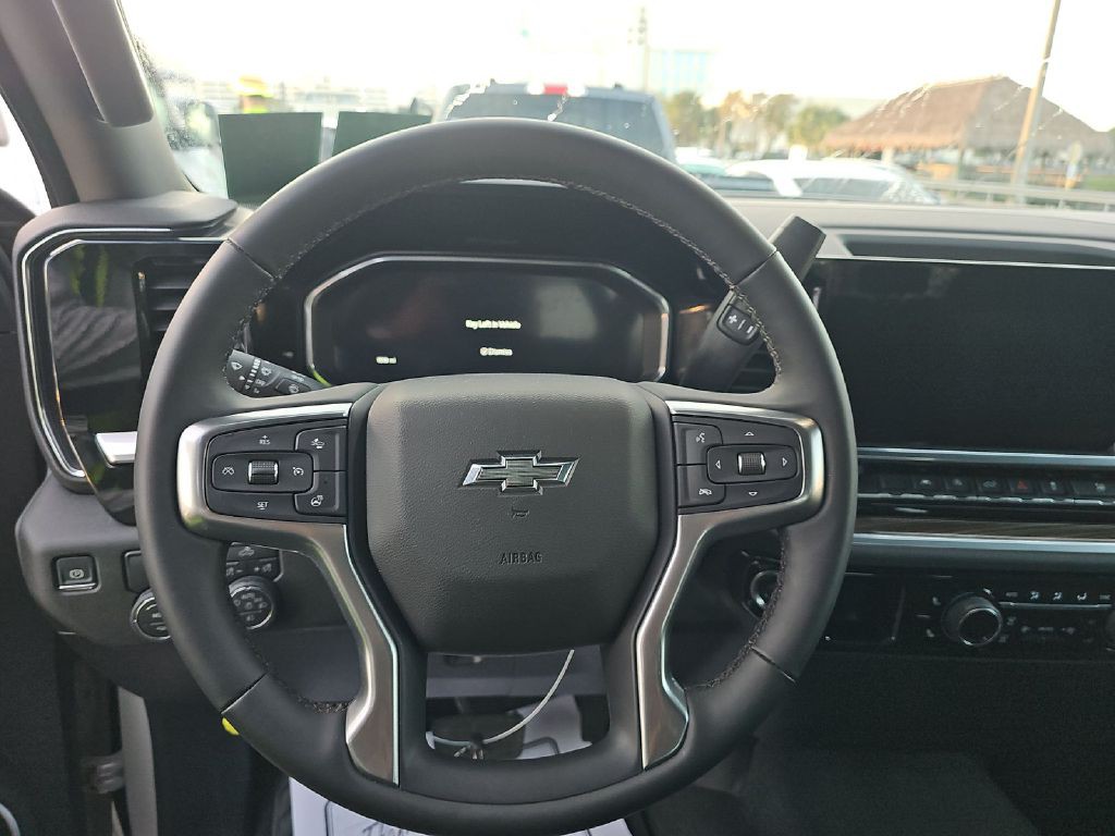 2026 Chevrolet Silverado 1500 Image 10
