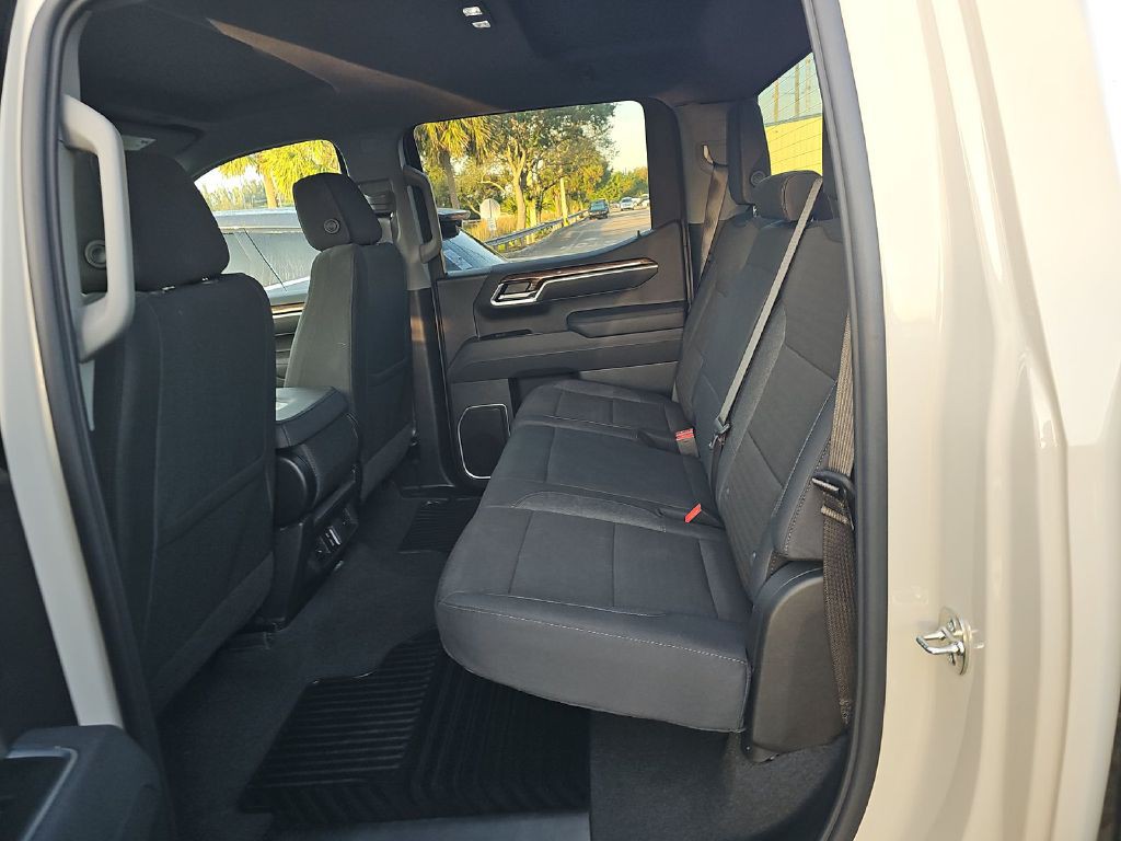 2026 Chevrolet Silverado 1500 Image 13