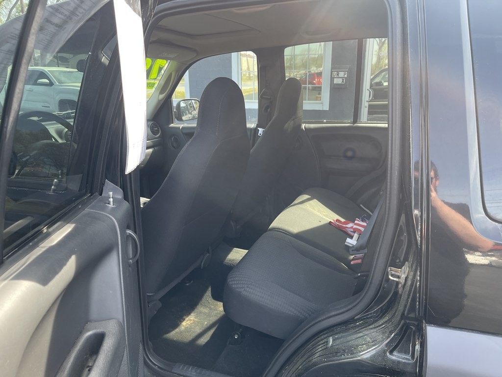 2003 Jeep Liberty Image 5