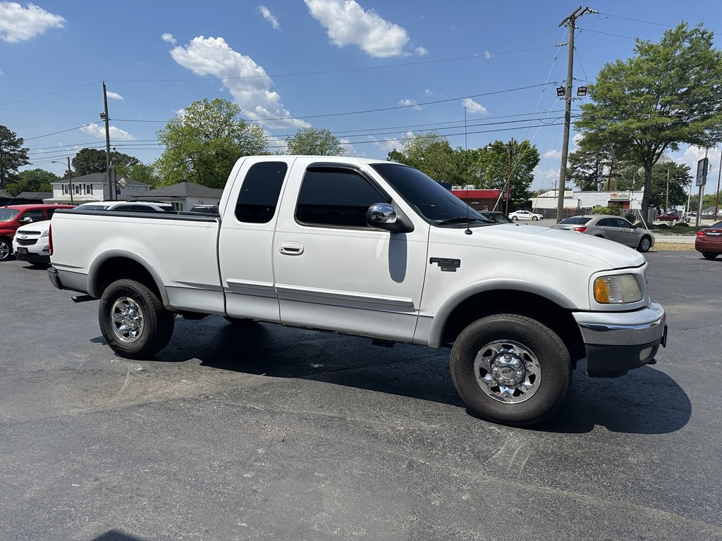 1999 Ford F-250 Image 2