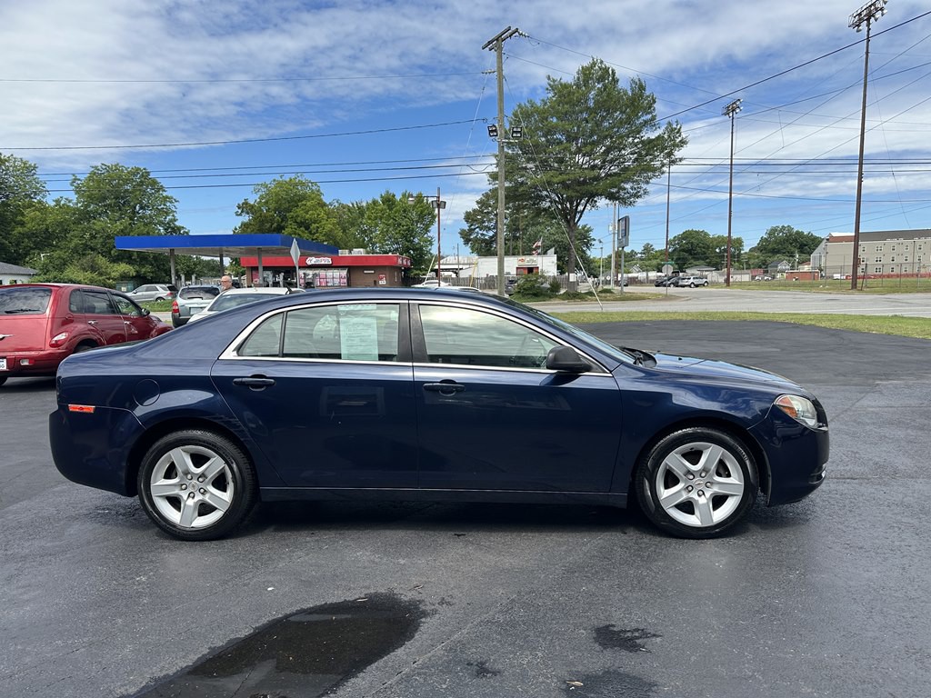 2010 Chevrolet Malibu Image 3