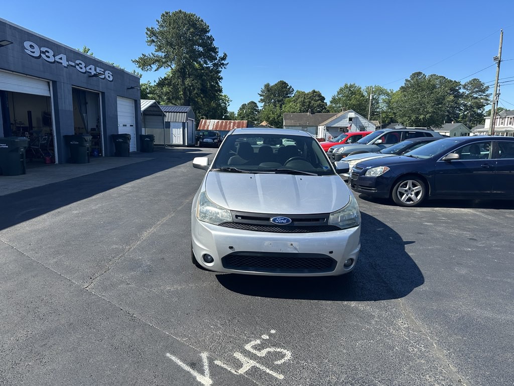 2011 Ford Focus Image 2