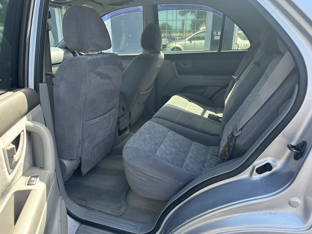 2005 Kia Sorento Image 6