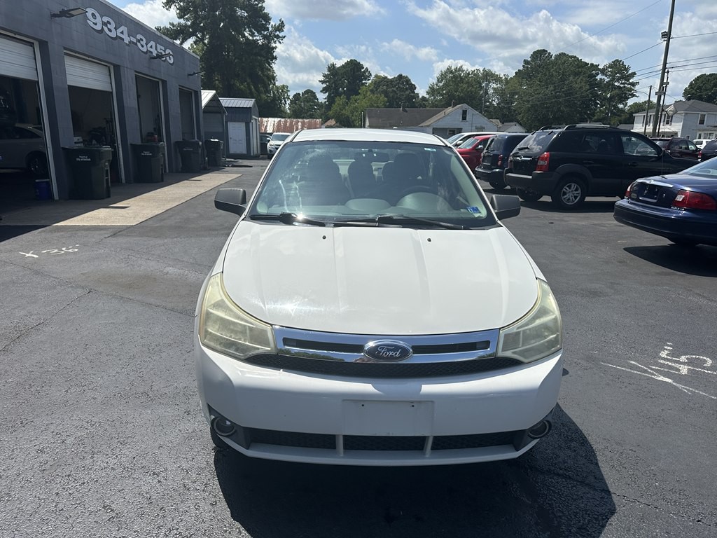2010 Ford Focus Image 2