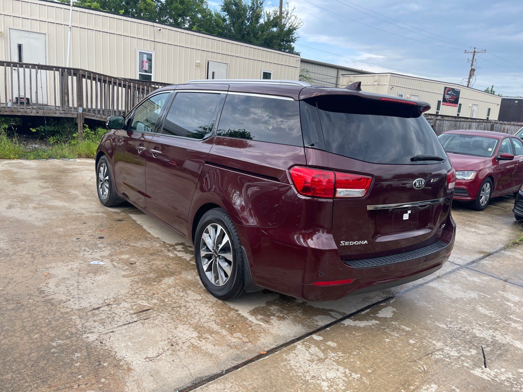 2015 Kia Sedona Image 9